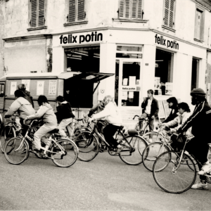 https://archives.seine-et-marne.fr/sites/archives.seine-et-marne.fr/files/styles/300x300/public/media/images/frad077_370-j-5_cycliste_acquisition_grande_collecte_vign910_1.png?itok=NLSK9WRZ