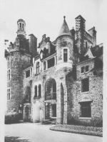 Le château reconstruit au XIXe siècle.