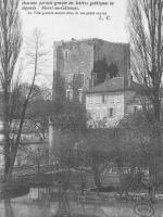 Le Donjon de Moret est inscrit à l’inventaire supplémentaire des Monuments historiques en 1926.