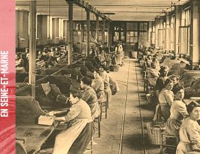 Vue des ouvrières de l'usine Menier et de la sucrerie de Coulommiers