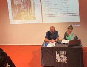 Vue des intervenants dans l'auditorium du musée de la Grande Guerre de Meaux lors de l'université d'été 2025