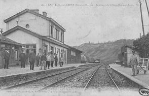 Carte postale représentant la gare de Nanteuil. 