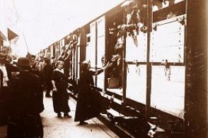 La mobilisation en 1914, le départ des trains.