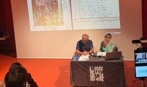 Vue des intervenants dans l'auditorium du musée de la Grande Guerre de Meaux lors de l'université d'été 2025