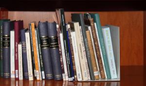 Ouvrages sur l'histoire locale dans la bibliothèque des Archives départementales