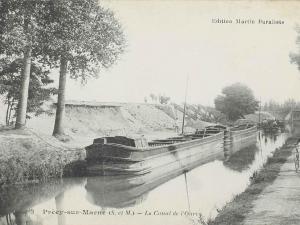 Carte postale avec péniches sur le canal