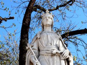 Statue de Mathilde de Flandre dans le Jardin du Luxembourg