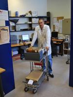 Le transport des documents d'archives.