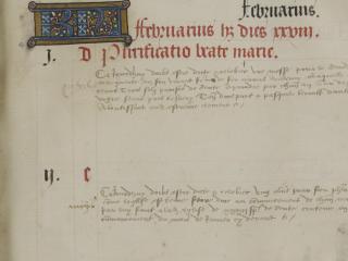 Page de manuscrit comportant une lettrine, et dont les deux premières lignes sont écrits en rouge