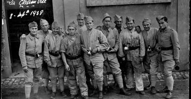 Photographie d'un groupe de soldats