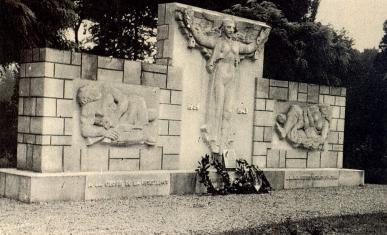 Vue du Monument "à la gloire de la Résistance" et "à la mémoire des victimes du nazisme" à Chelles