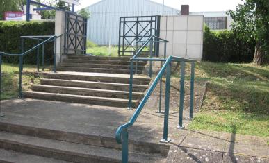 Rampe continue de l'escalier extérieur