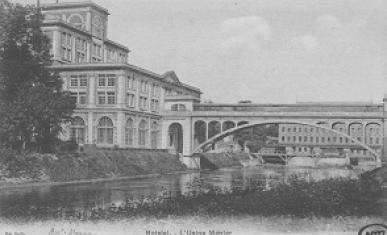 Carte postale de l'usine Menier à Noisiel.
