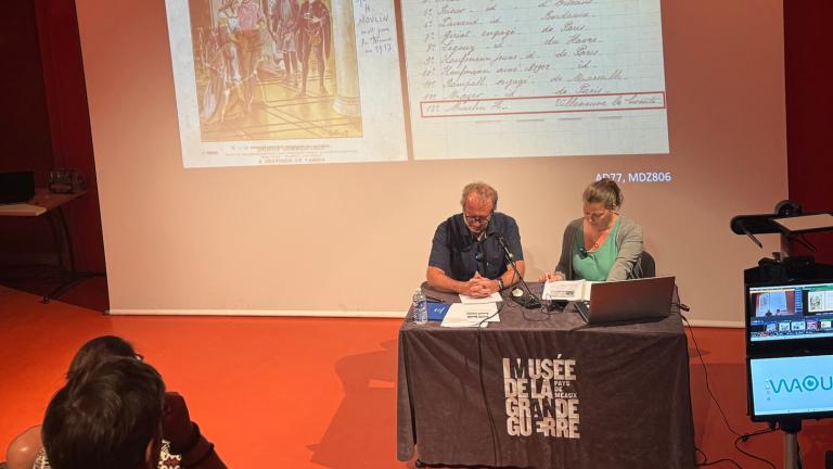 Vue des intervenants dans l'auditorium du musée de la Grande Guerre de Meaux lors de l'université d'été 2025